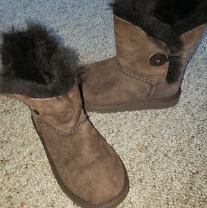 Uggs 13 Bailey button kids